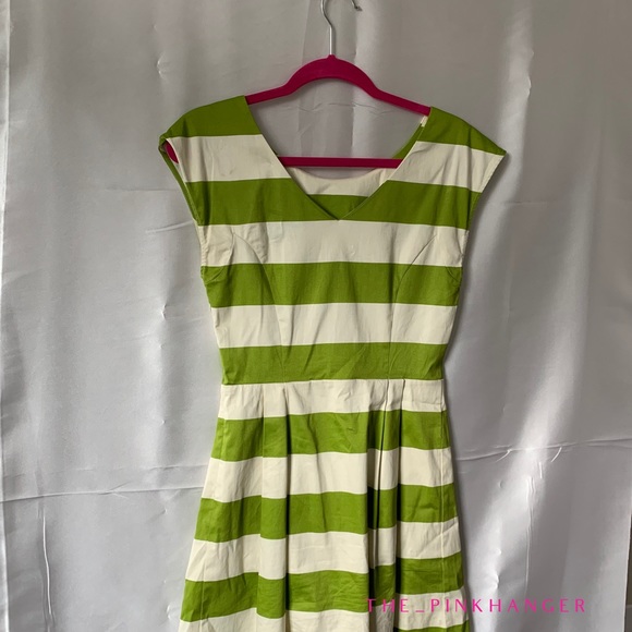 Forever21 Green & Ivory Pleated Dress - Picture 2 of 2